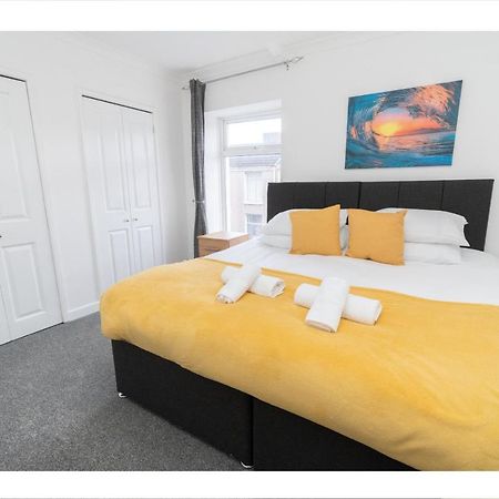 Business Friendly 3Br Home - King Size Beds & Centrally Located สวอนซี ภายนอก รูปภาพ